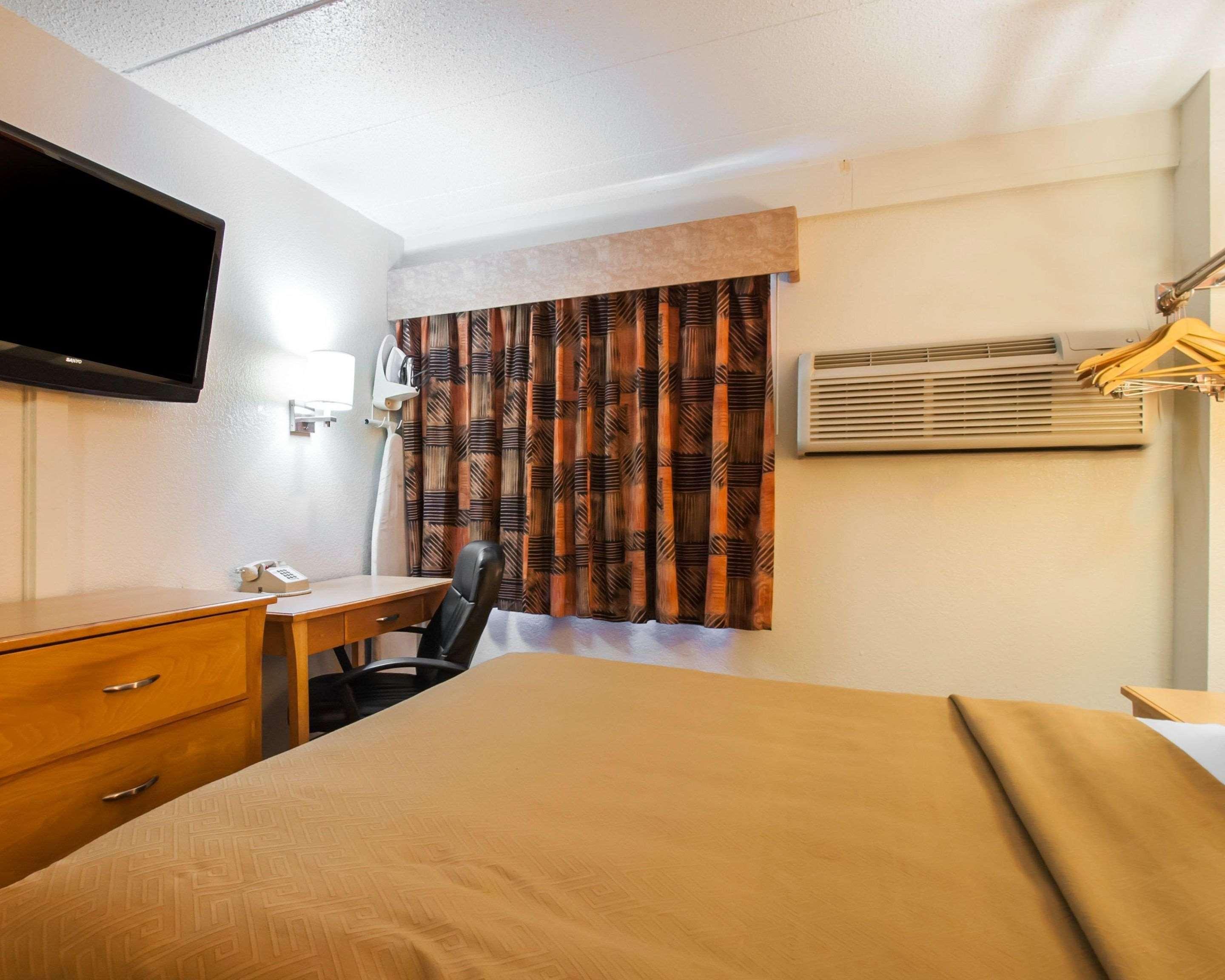 Econo Lodge Kansas City Downtown North מראה חיצוני תמונה